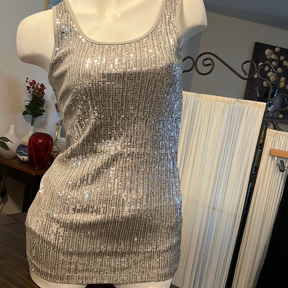 Charlotte Russe Tops - Charlotte Russe size Small Gray tank top! 🆕